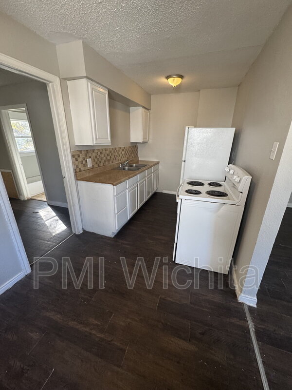 Photo - 2513 E 9th St N