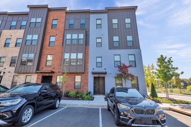 Building Photo - 10133 Seattle Slew Ln Unit A