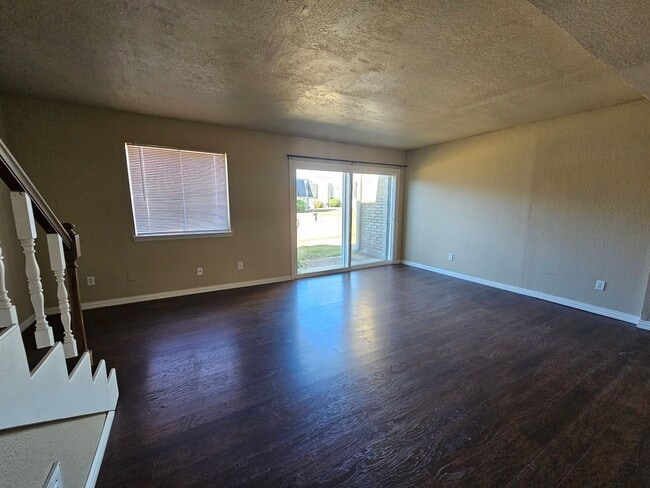 Photo - (2) Bed/(2.5) Bath Townhome! Pool Access!
