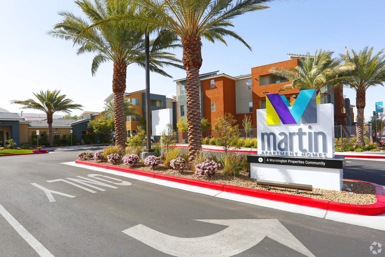MARTIN APARTMENTS - MARTIN APARTMENTS