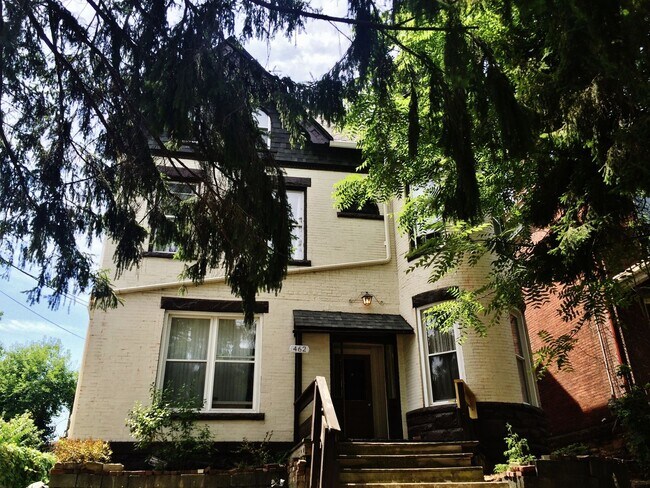 Building Photo - 462 S Atlantic Ave Unit 2