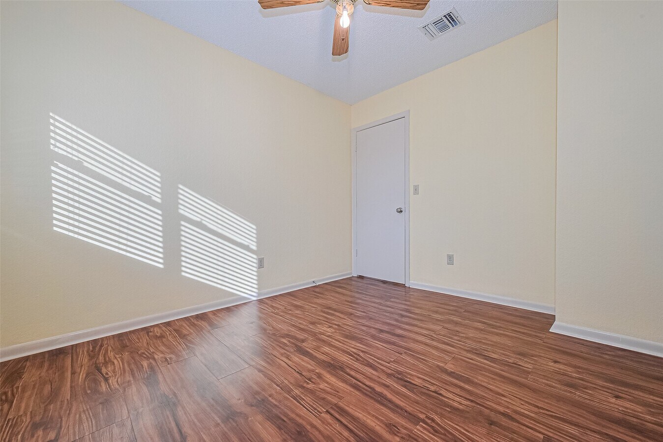 Photo - 5127 Smokey River Dr