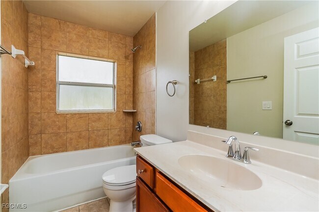 Photo - 427 Vanetta Dr