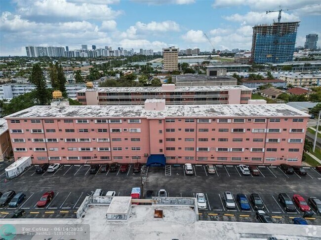 Building Photo - 200 NE 12th Ave Unit 6A Rental