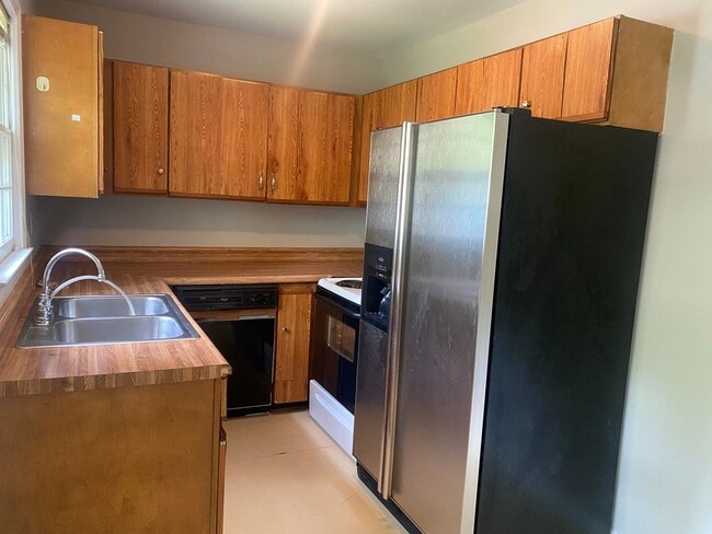 Photo - Spacious 3 BD, 1.5 BA Rancher off Brook Road Available in July