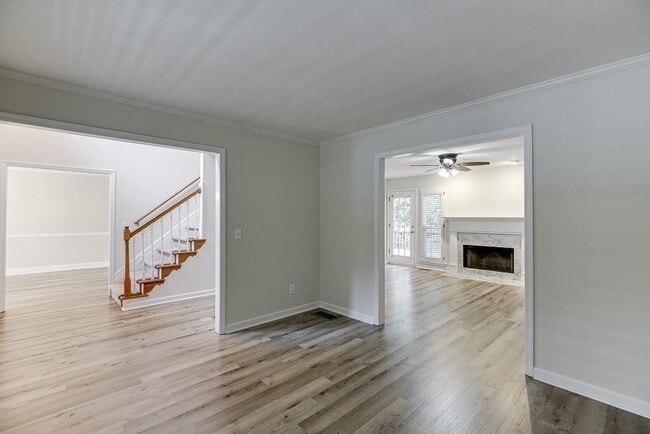 Photo - 6655 Lake Run Dr