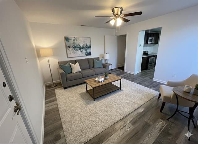 Photo - 918 W Eighth St Unit 3