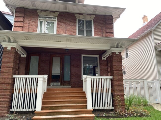 Building Photo - 2525 N Saint Louis Ave Unit 2R