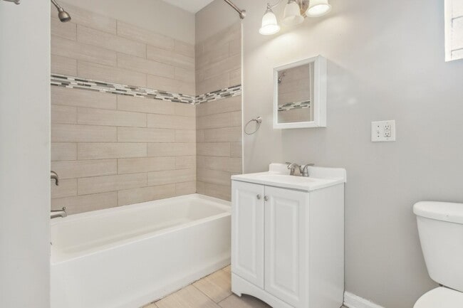 Photo - 6851 S Wabash Ave Unit 2