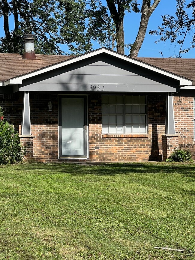 Photo - 3952 Tanglebush Ln NW
