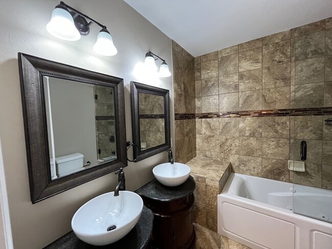 Building Photo - 6368 Morrowfield Ave Unit #1