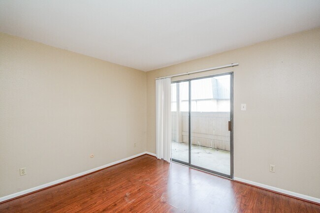 Photo - 8519 Hearth Dr Unit 26