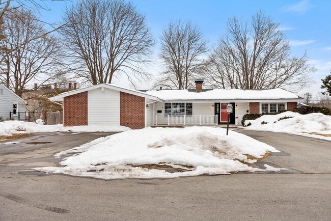 Photo - 101 Elmcrest Rd