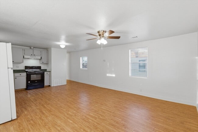 Photo - 212 Salinas Rd