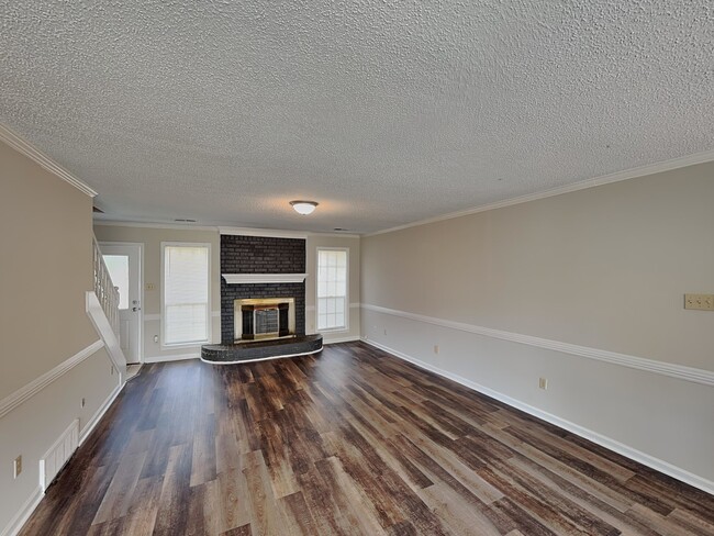 Photo - 5863 Pipers Green Ln