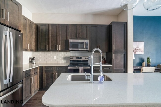 Photo - 1535 Canal St Unidad 703