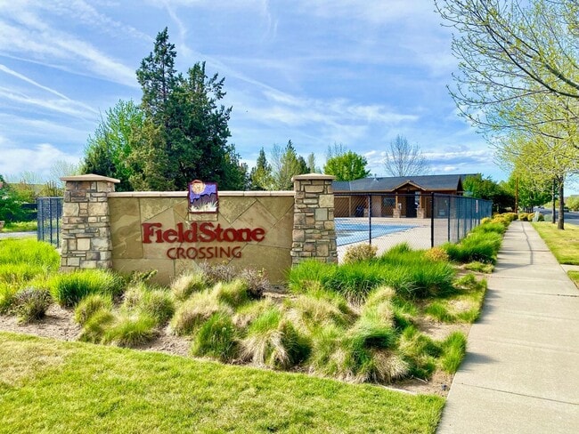 Photo - TAKE A LOOK AT THIS SPACIOUS HOME IN FIELDSTONE CROSSING!!!