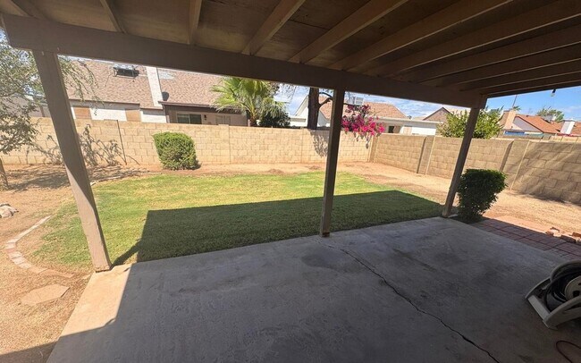 Photo - 3 bedroom at Peoria & 59th Ave