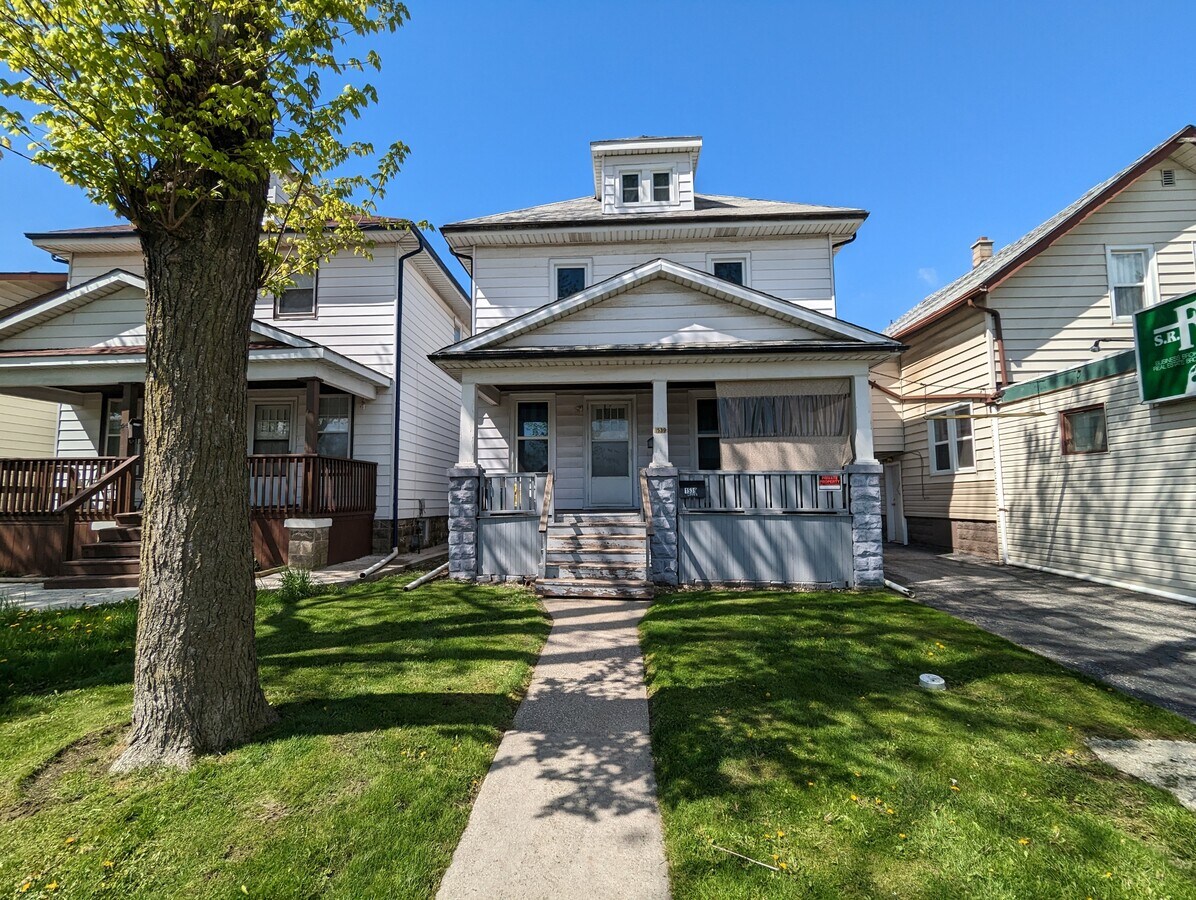 Photo - 1539 Howard Ave