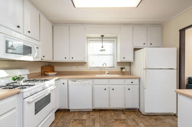 Photo - 1105 E St Andrews Rd