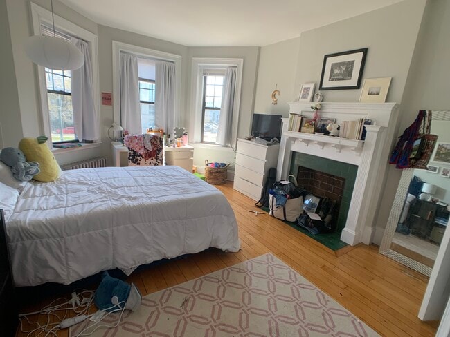 Photo - 1157 Commonwealth Ave