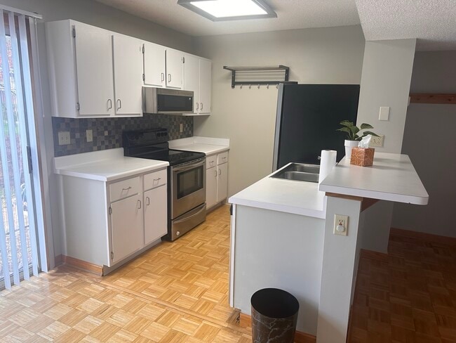 Photo - 5125 Singleton Dr Unit 37 C