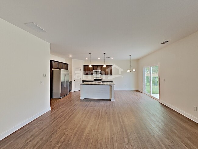Photo - 1211 Bordeau Way