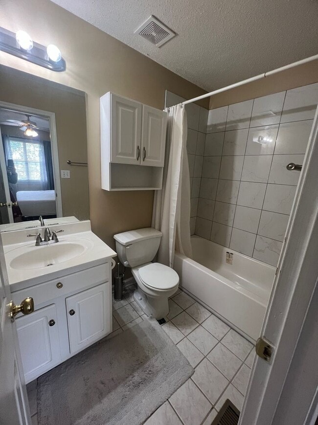Photo - 2 bed 2.5 bath townhouse