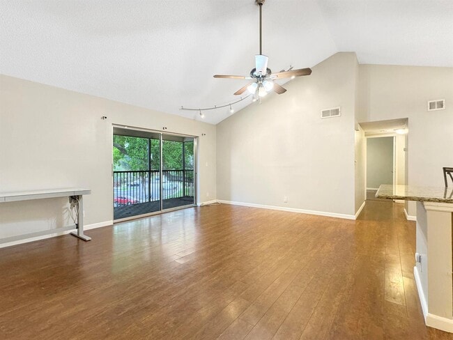 Photo - 3083 N Oakland Forest Dr Unit 306