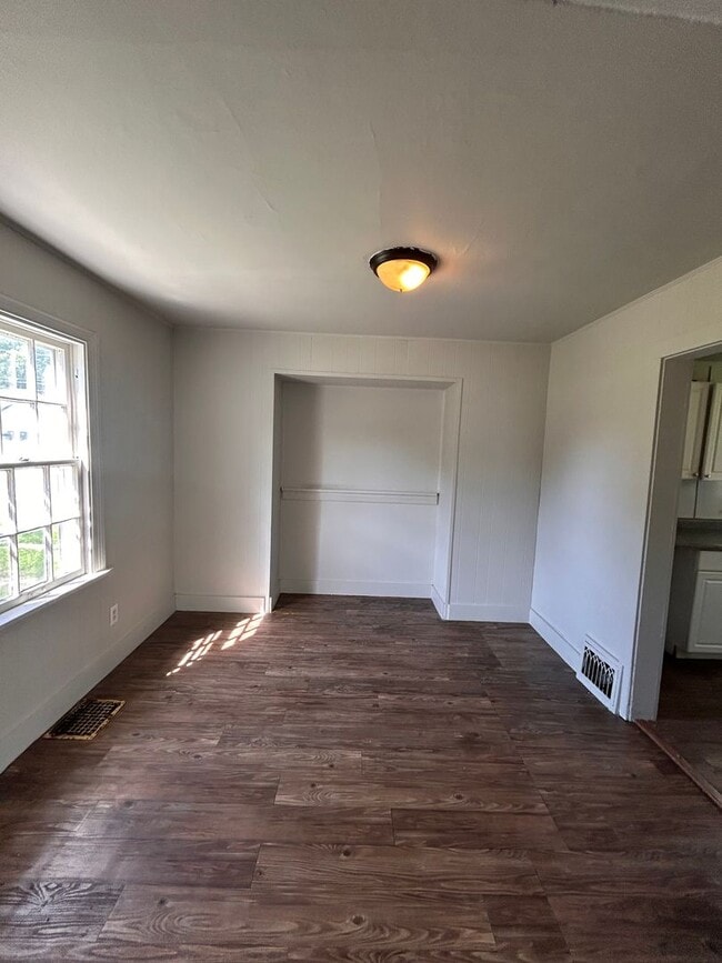 Photo - 1419 Baxter St