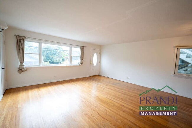 Photo - 33 Willow Ave Unit Fairfax