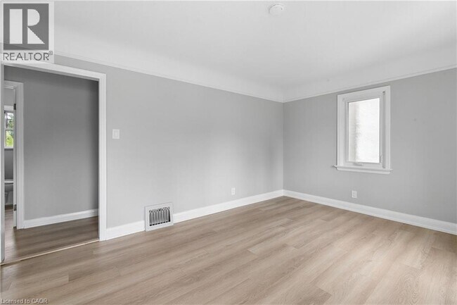 Photo - 680 Frederick St
