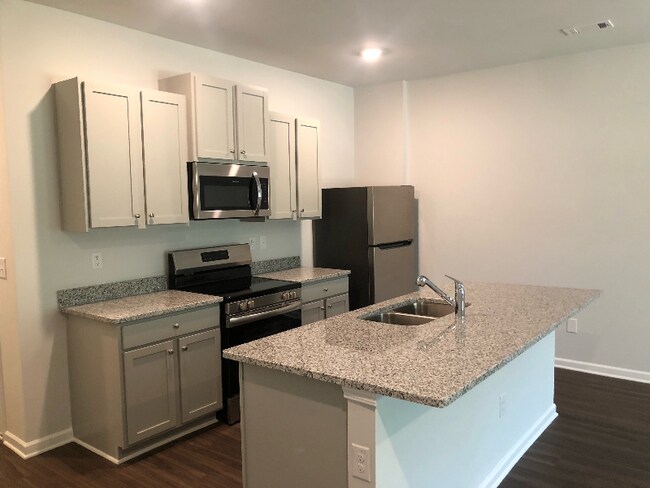 Photo - 448 Oakwood Dr NW