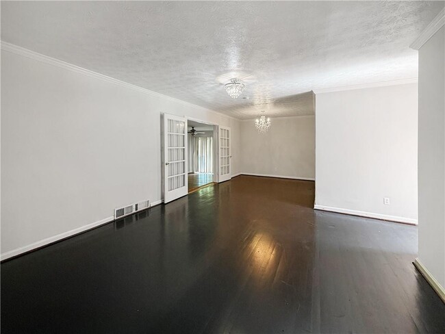 Photo - 1668 Laurelwood Dr SW