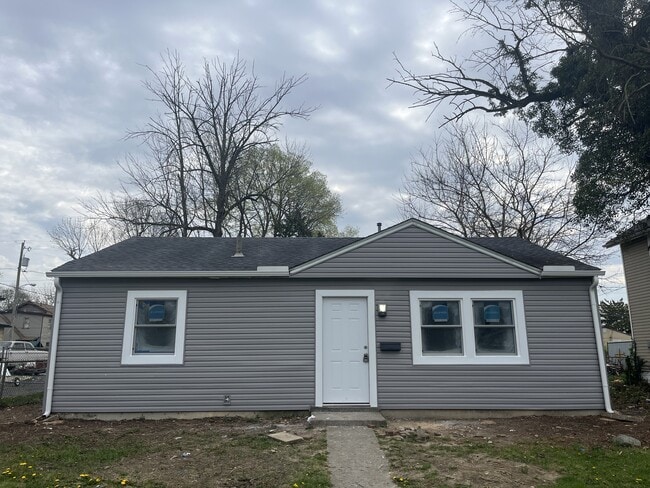 Building Photo - 420 S Wheatland Ave
