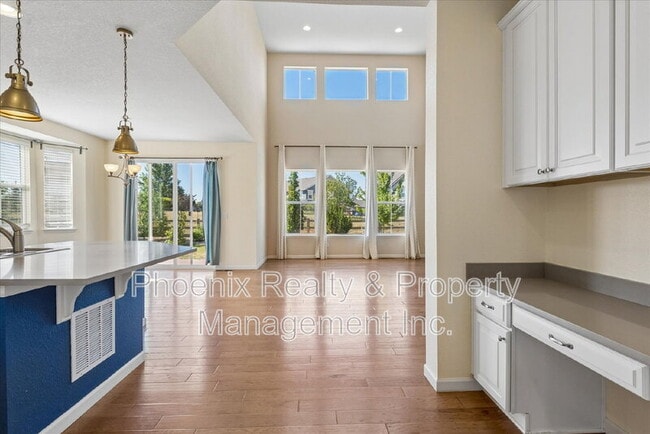 Photo - 963 Laramie Ln