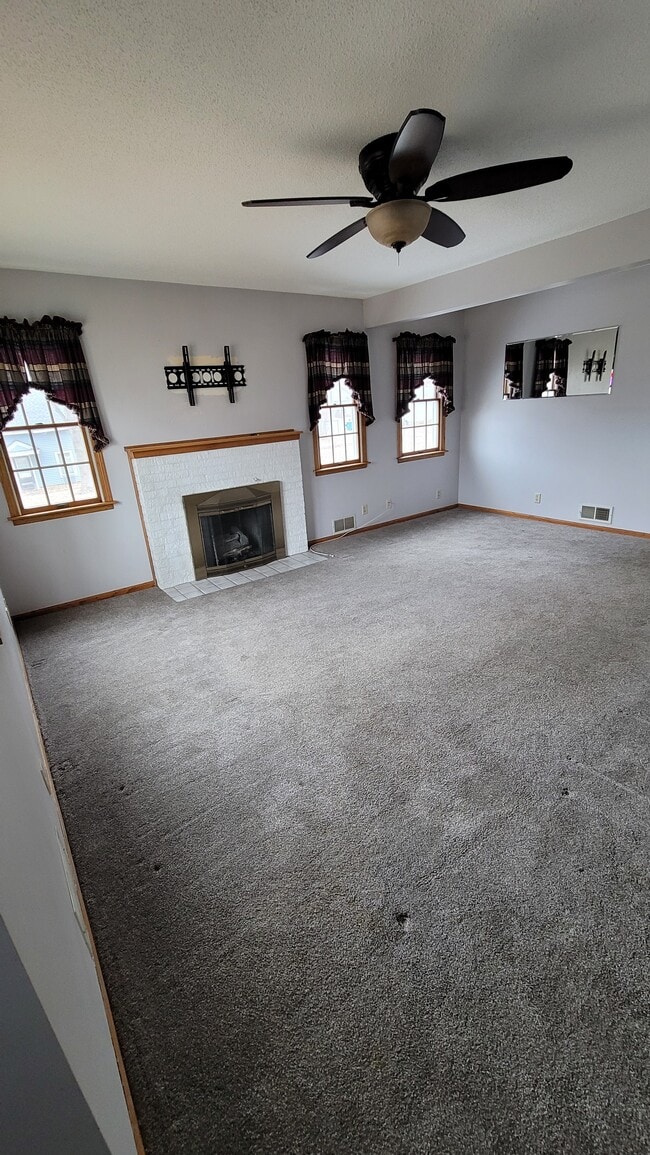 Photo - 326 N 3rd St