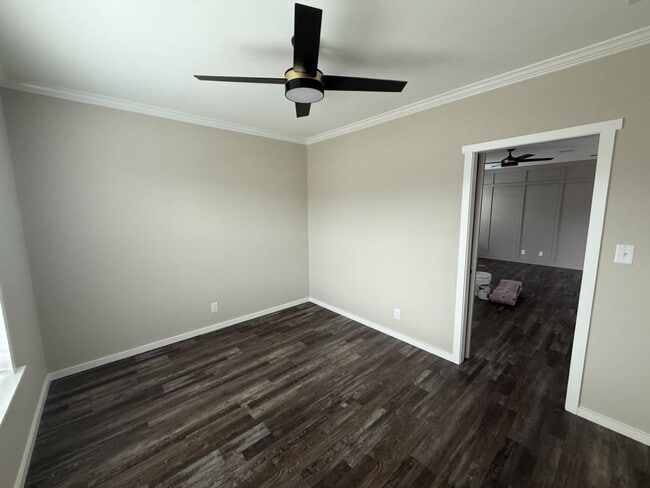 1647 Voyager Dr
