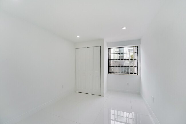 Photo - 777 SW 9th Ave Unit # 203