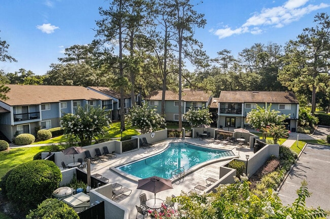 Building Photo - Pinetree Gardens Rental