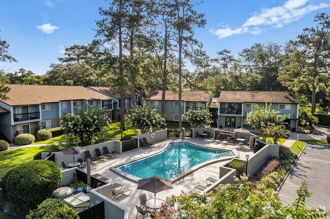 Building Photo - Pinetree Gardens Rental