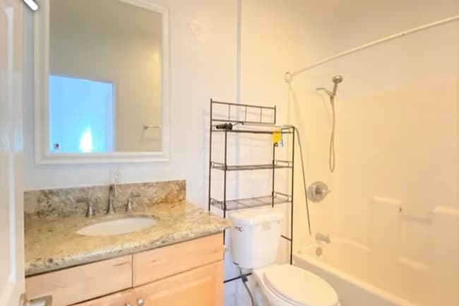 Building Photo - Kaimuki Single-Family Home – 3 Beds 2 Baths, Utilities + AC Included, No Pets