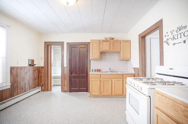 Photo - 13 1/2 Weston St Unit 2