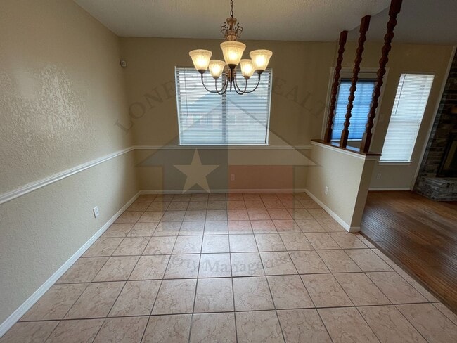 Photo - 1303 August Dr