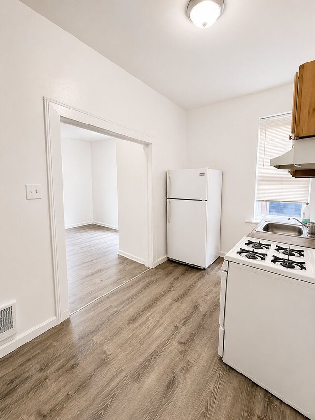 Photo - 7020 Woodland Ave Unidad C