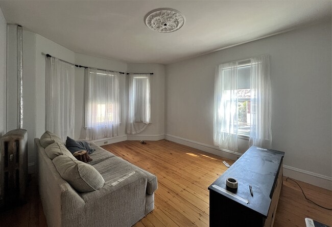 Building Photo - 25 Sargent St Unit 1