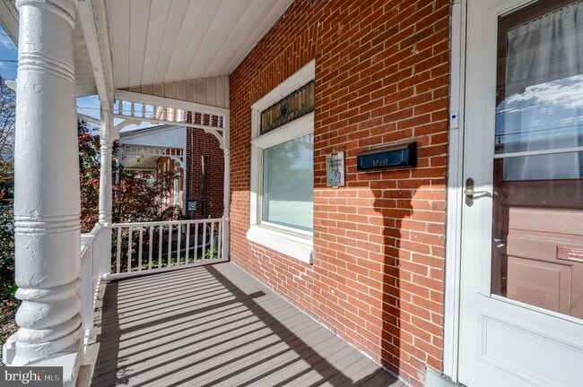 Photo - 121 W Arch St