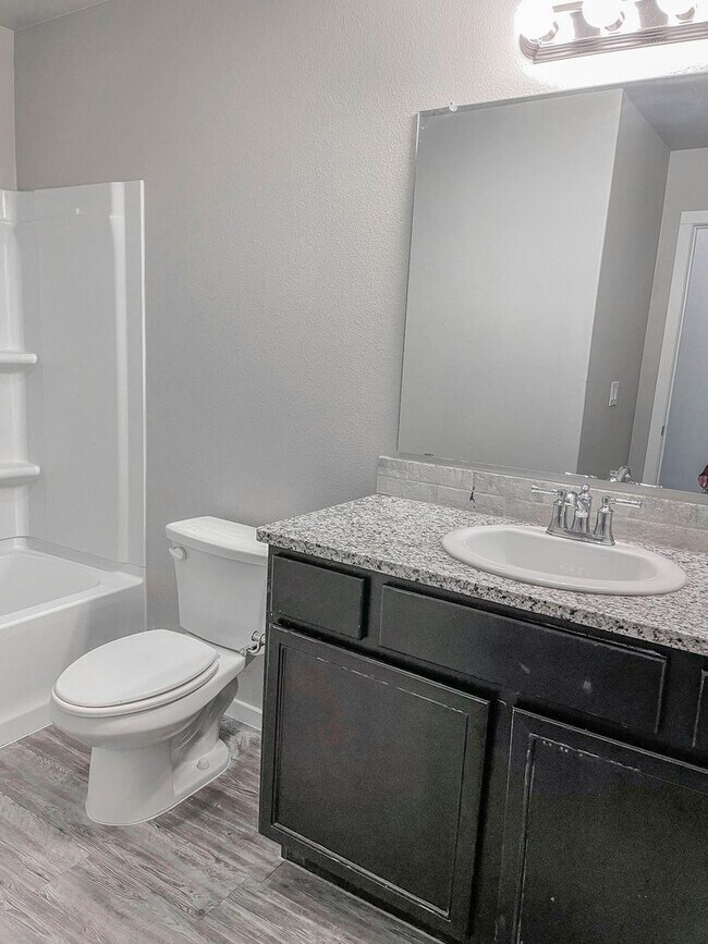 Photo - 2123 N Texas Ave Unidad A