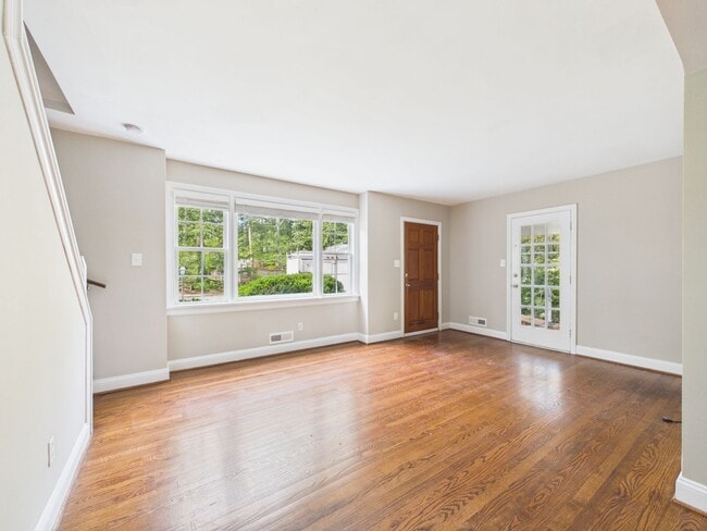 Photo - 8410 Weldon Dr