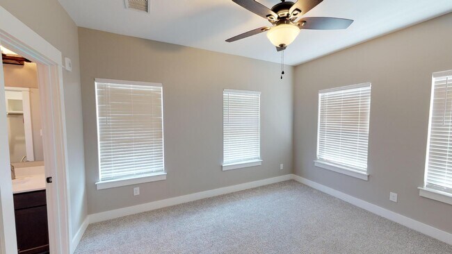 Photo - 311 Craddock Ave Unit 311 Craddock 203